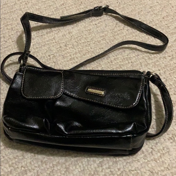 shoulder bag with outside pockets